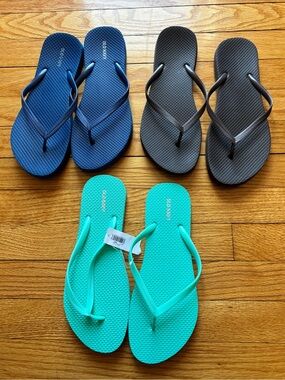 3 Old Navy Pair Flip Flops Set - Navy, Brown, Teal